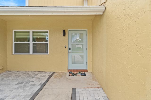 1127 NW 9th Street, Boynton Beach, FL 33426