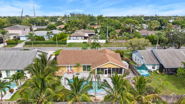 1127 NW 9th Street, Boynton Beach, FL 33426
