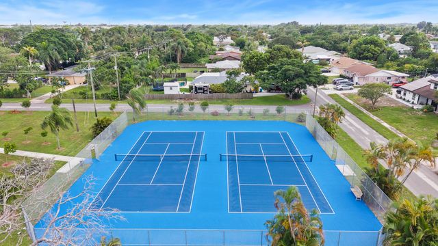 1127 NW 9th Street, Boynton Beach, FL 33426