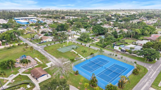 1127 NW 9th Street, Boynton Beach, FL 33426