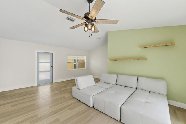 1127 NW 9th Street, Boynton Beach, FL 33426