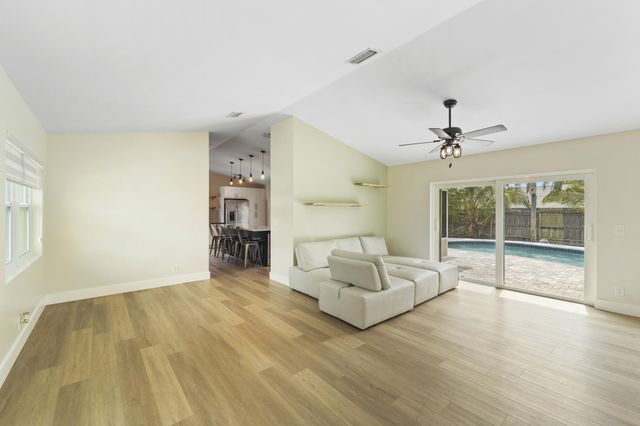 1127 NW 9th Street, Boynton Beach, FL 33426