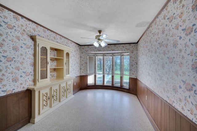 1105 Greenbriar Lane, Arlington, TX 76013