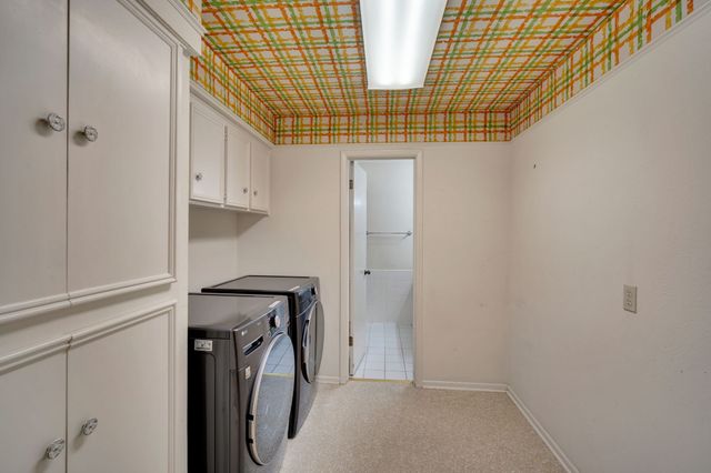 1105 Greenbriar Lane, Arlington, TX 76013