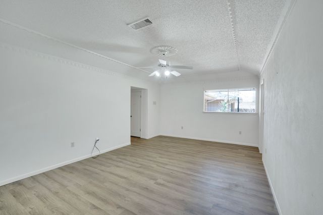 1105 Greenbriar Lane, Arlington, TX 76013