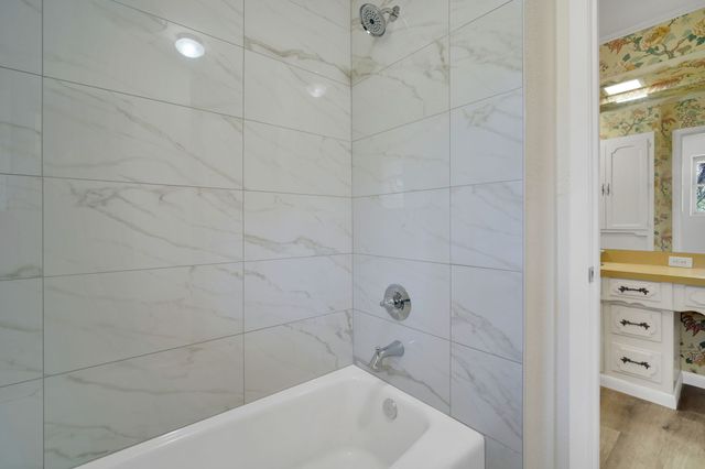 1105 Greenbriar Lane, Arlington, TX 76013