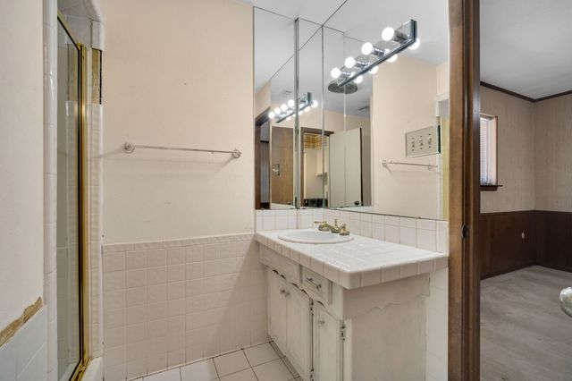 1105 Greenbriar Lane, Arlington, TX 76013