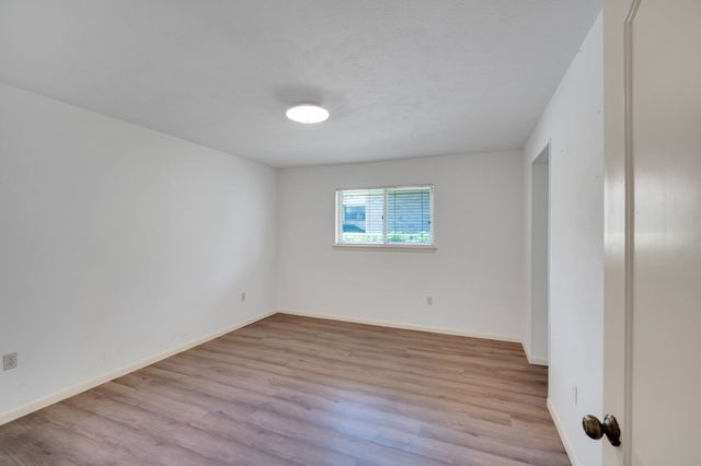 1105 Greenbriar Lane, Arlington, TX 76013