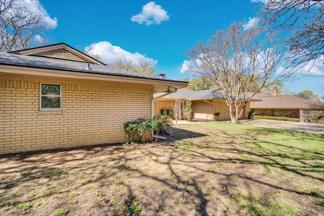 1105 Greenbriar Lane, Arlington, TX 76013