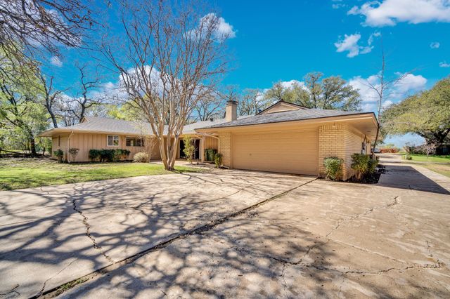 1105 Greenbriar Lane, Arlington, TX 76013