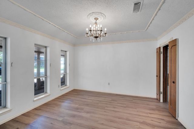 1105 Greenbriar Lane, Arlington, TX 76013