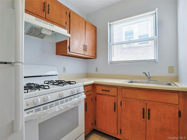 15 Quinby Avenue 1E, White Plains, NY 10606