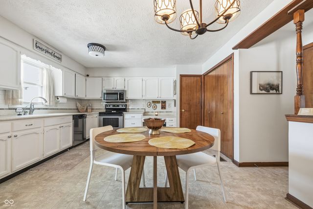 9624 Perlinda Lane, Indianapolis, IN 46259