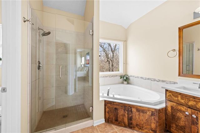 545 S Minter Road, Grain Valley, MO 64029