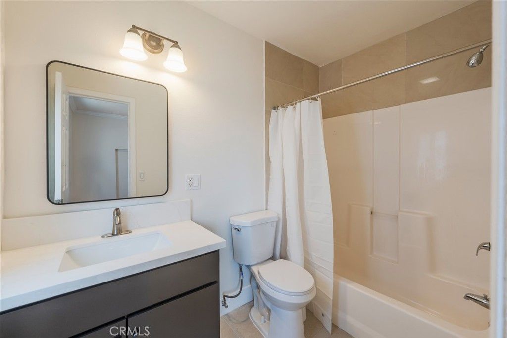 Image 11 of property listing at 4850 O Sullivan, Los Angeles, CA 90032