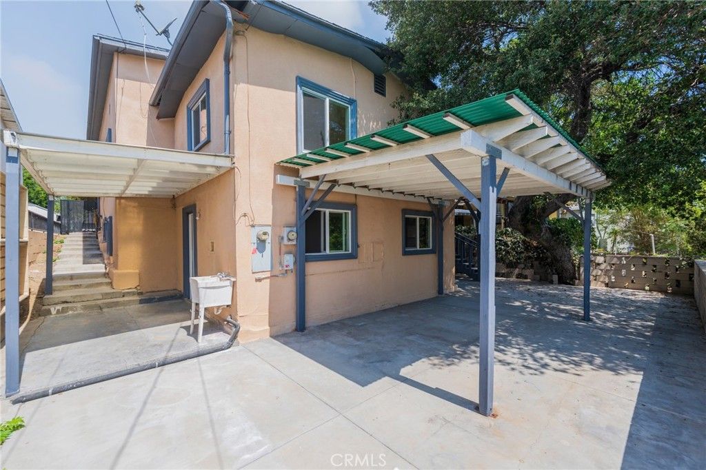 Image 14 of property listing at 4850 O Sullivan, Los Angeles, CA 90032