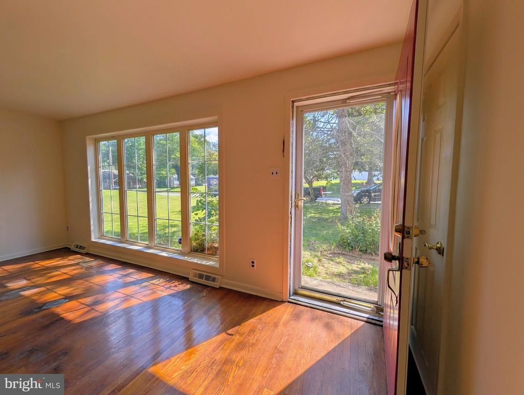 417 VIRGINIA LN, ASTON, PA 19014 — photo 3