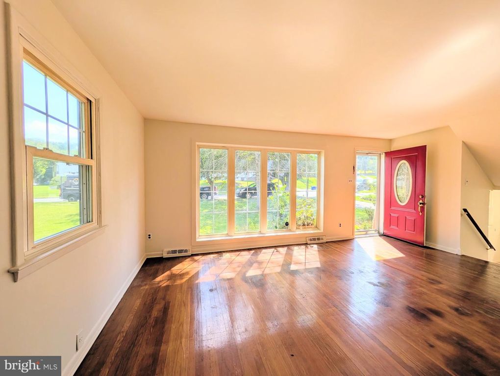 417 VIRGINIA LN, ASTON, PA 19014 — photo 4