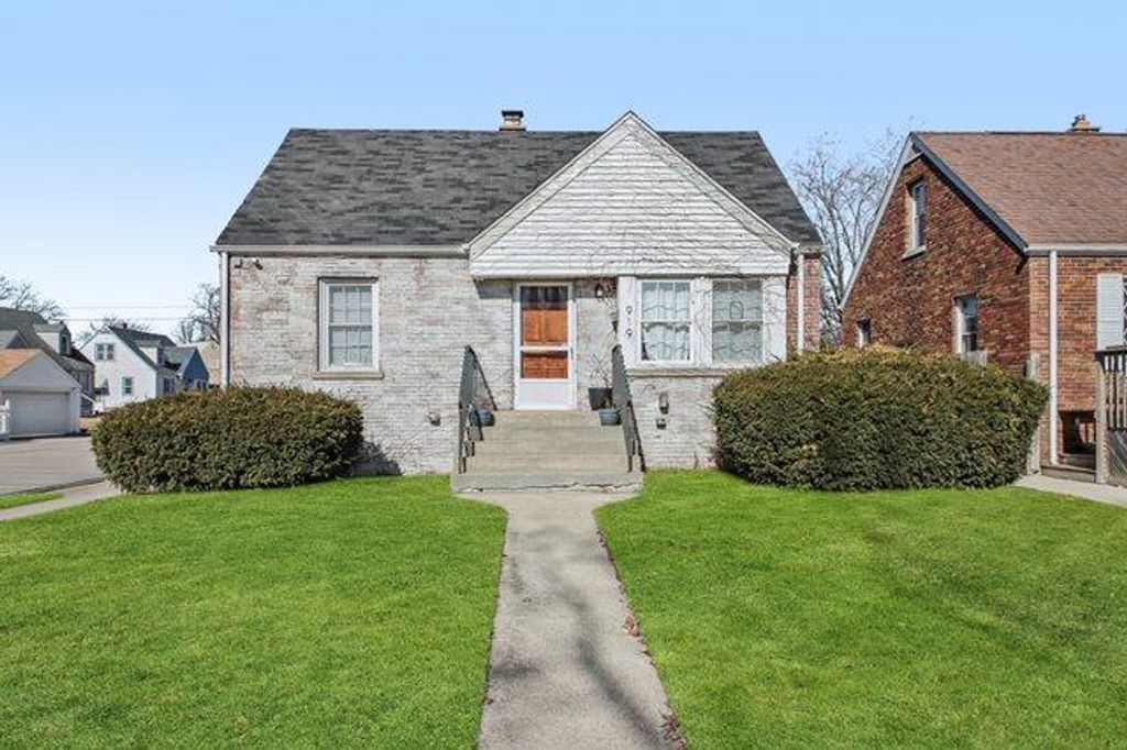 919 171st Street, Hammond, IN 46324