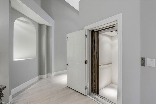 107 Colonade CIR # 103, Naples, FL 34103