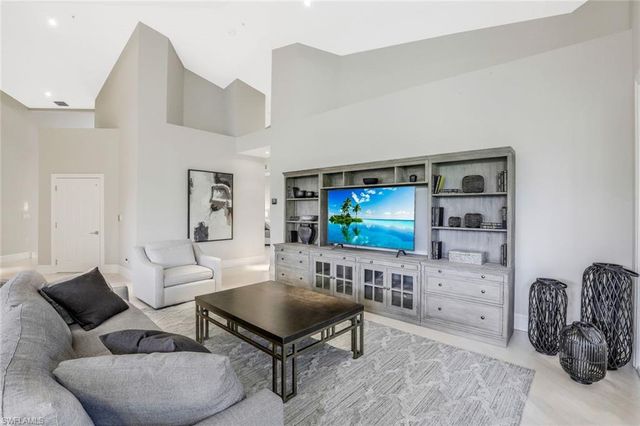 107 Colonade CIR # 103, Naples, FL 34103