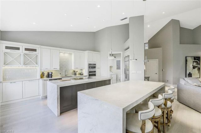 107 Colonade CIR # 103, Naples, FL 34103