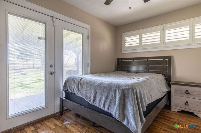 743 Royal Road, Port Lavaca, TX 77979