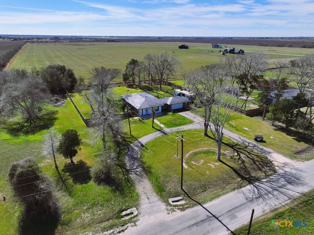 743 Royal Road, Port Lavaca, TX 77979