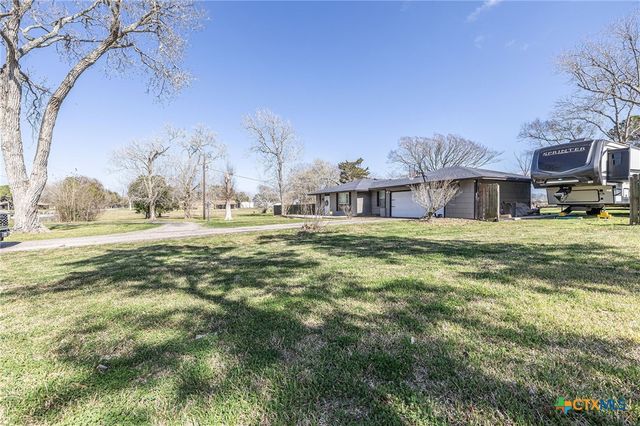 743 Royal Road, Port Lavaca, TX 77979