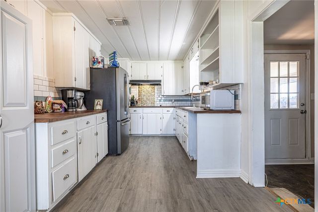 743 Royal Road, Port Lavaca, TX 77979