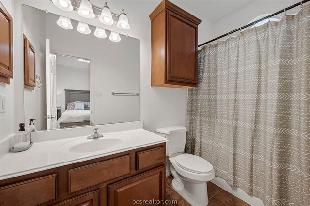 1198 Jones Butler Road 703, College Station, TX 77840
