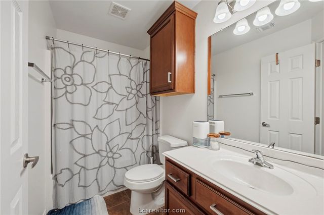 1198 Jones Butler Road 703, College Station, TX 77840