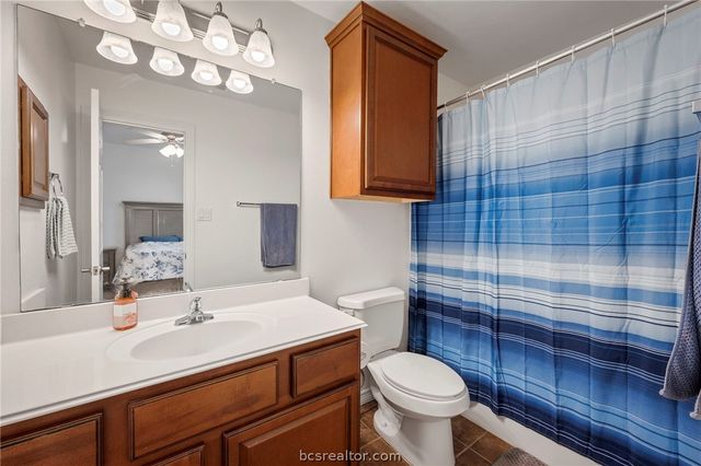 1198 Jones Butler Road 703, College Station, TX 77840