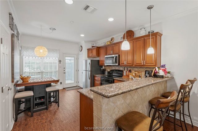 1198 Jones Butler Road 703, College Station, TX 77840