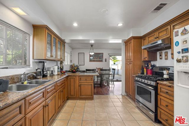 14817 Saticoy Street, Van Nuys, CA 91405