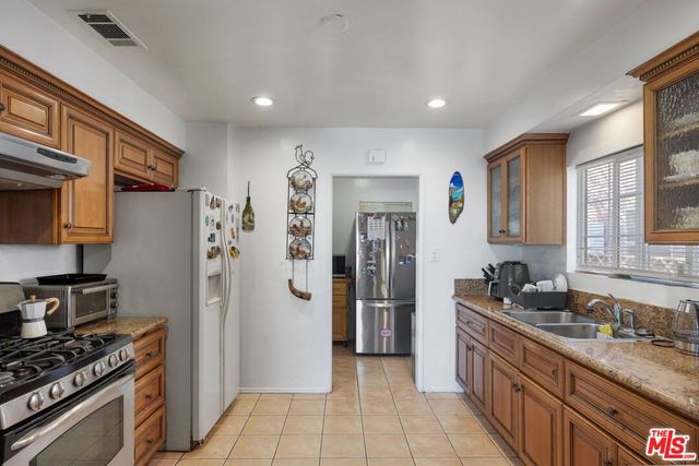 14817 Saticoy Street, Van Nuys, CA 91405