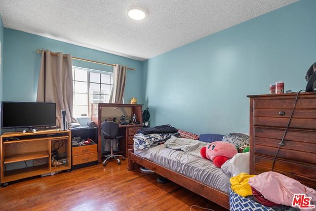 14817 Saticoy Street, Van Nuys, CA 91405