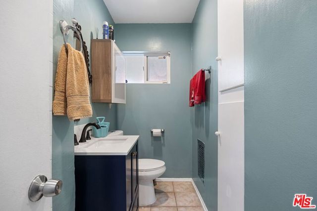 14817 Saticoy Street, Van Nuys, CA 91405