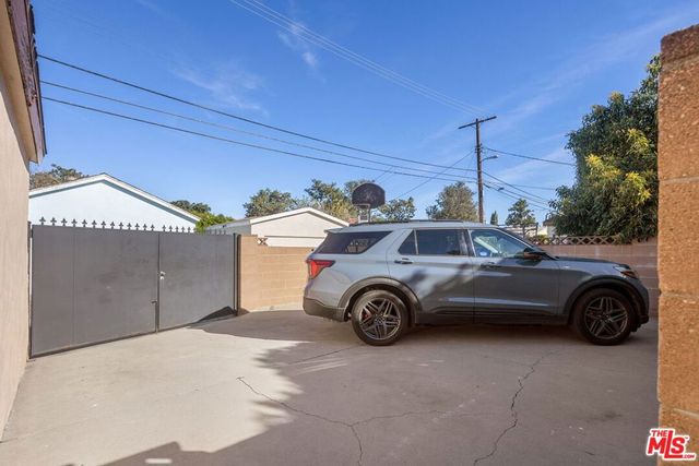 14817 Saticoy Street, Van Nuys, CA 91405