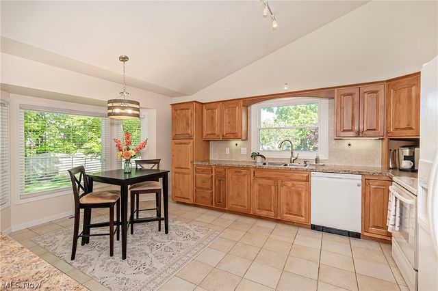 5766 Green Circle, Willoughby, OH 44094