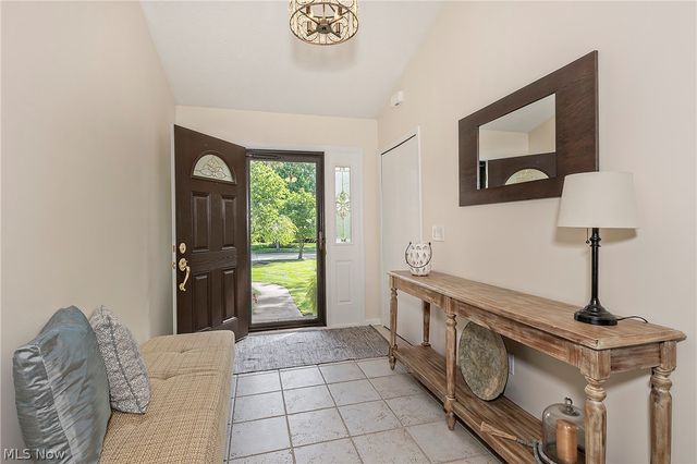 5766 Green Circle, Willoughby, OH 44094