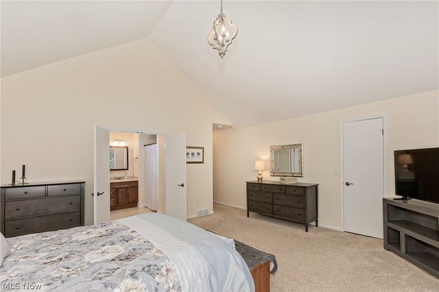 5766 Green Circle, Willoughby, OH 44094