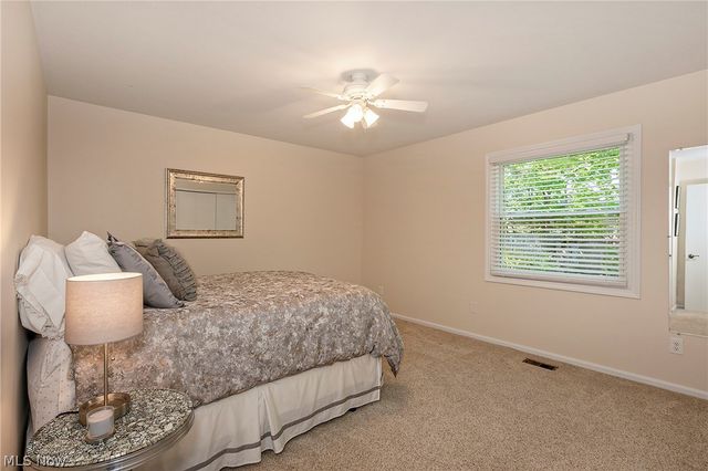 5766 Green Circle, Willoughby, OH 44094