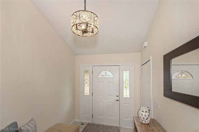 5766 Green Circle, Willoughby, OH 44094