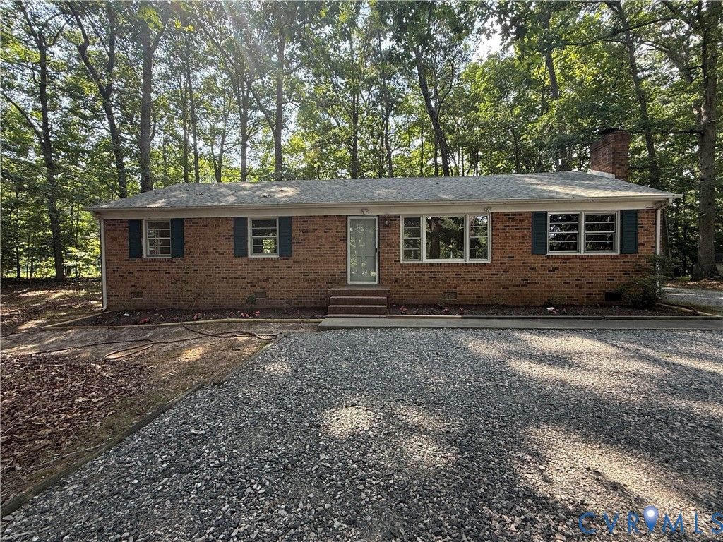 12720 Bailey Bridge Rd, La Crosse, VA 23112