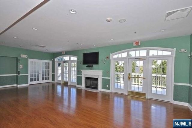 144 Stratford Drive 1045, Nutley, NJ 07110