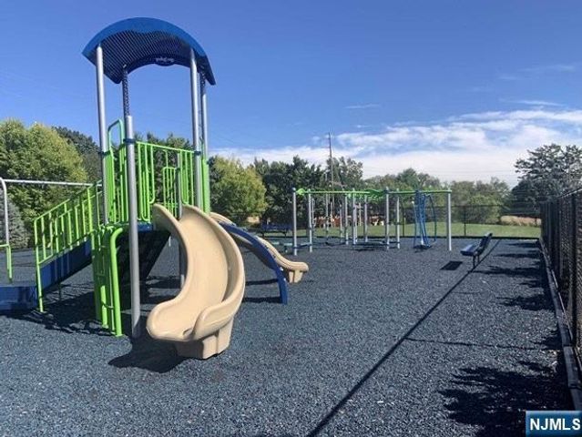 144 Stratford Drive 1045, Nutley, NJ 07110