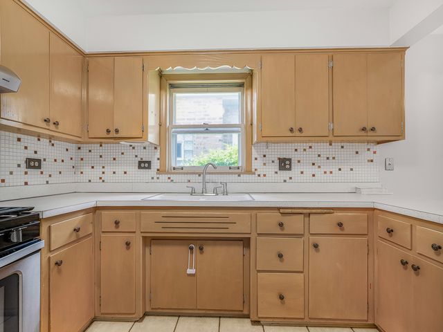 3860 N Oketo Avenue, Chicago, IL 60634