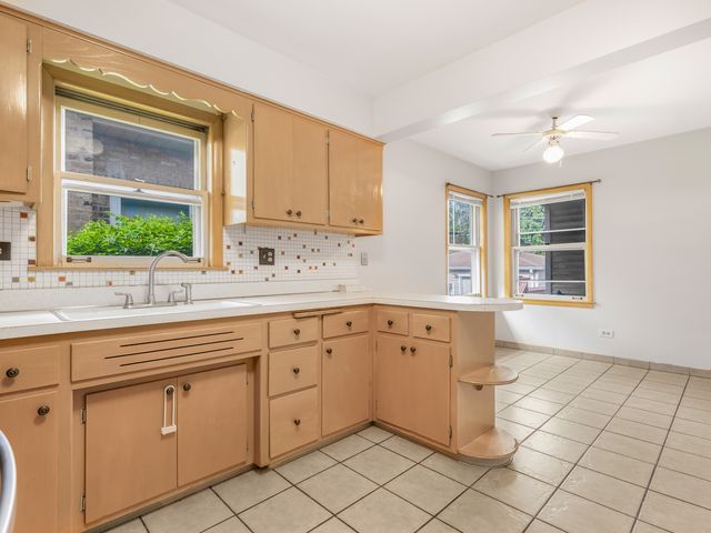 3860 N Oketo Avenue, Chicago, IL 60634