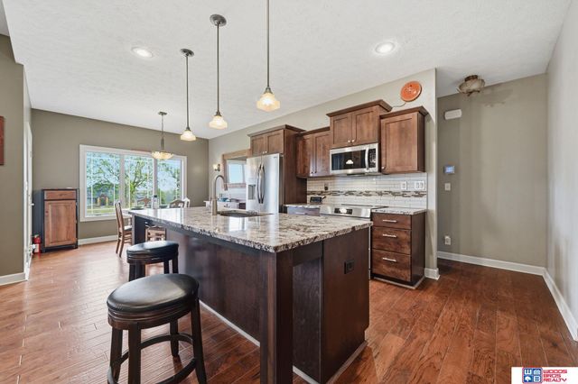 17550 Red Sunset Court, Bennet, NE 68317